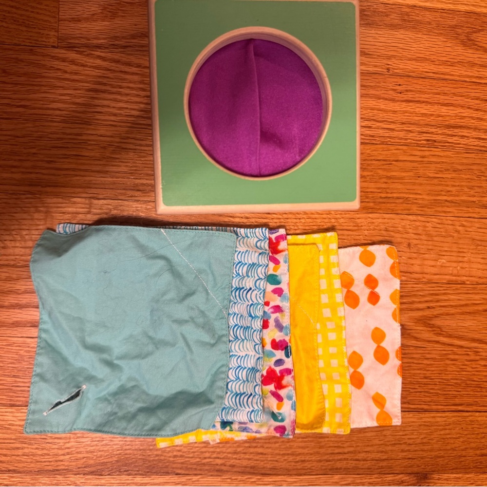 LOVEVERY Fabric Tissue Toy
